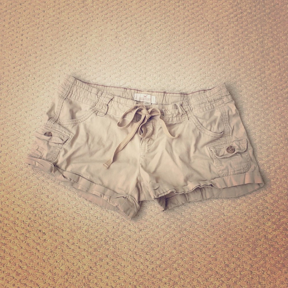 Hollister Co. | Mid-Rise Khaki Drawstring Shorts